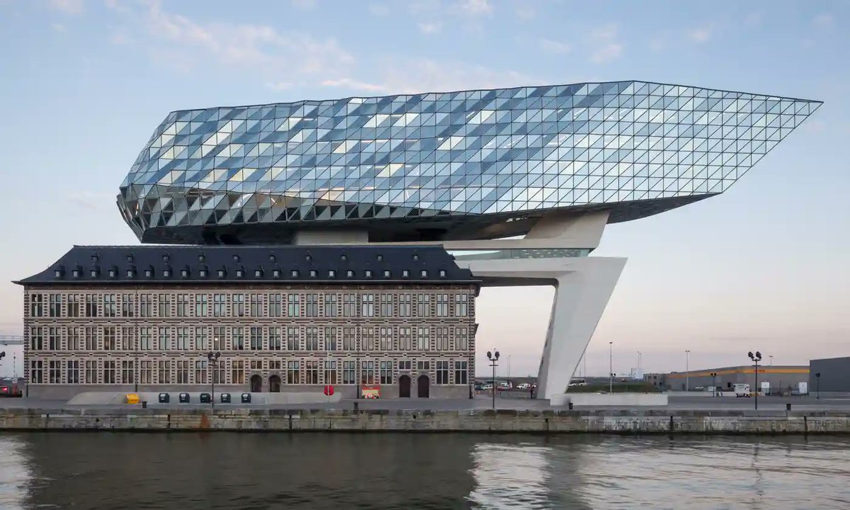berzelius11's tweet photo. Zaha Hadid’s port authority HQ in Antwerp.

#Photo Tim Van de Velde 

#JuevesDeArquitectura #arquitectura 
#architecture https://t.co/5e7GWdO2Vt