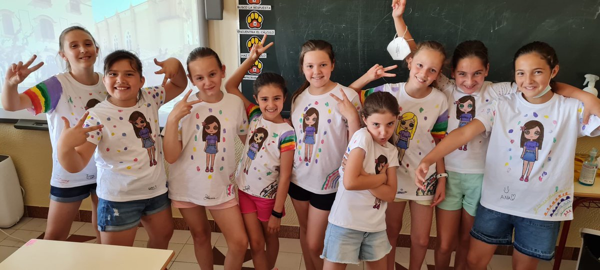 MilagrosaTotana's tweet photo. ¿Un “GOT TALENT” en el cole? ¡Un “GOT TALENT” en el cole! 
Así es cómo nuestros compis de cuarto curso de primaria trabajan la expresión corporal, ¡cuánta creatividad! 
#colegioshhcc #educaciónfisica #expresióncorporal #habilidadesartísticas #creatividadalpoder https://t.co/pZz8TNb5We