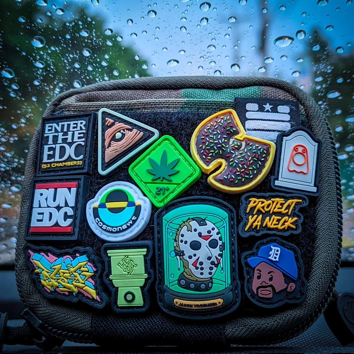 xerostyle's tweet photo. late for #wutangwednesday #WuWednesday #edc #pouchboiz #patchmeoutside https://t.co/hRtHwJffHg