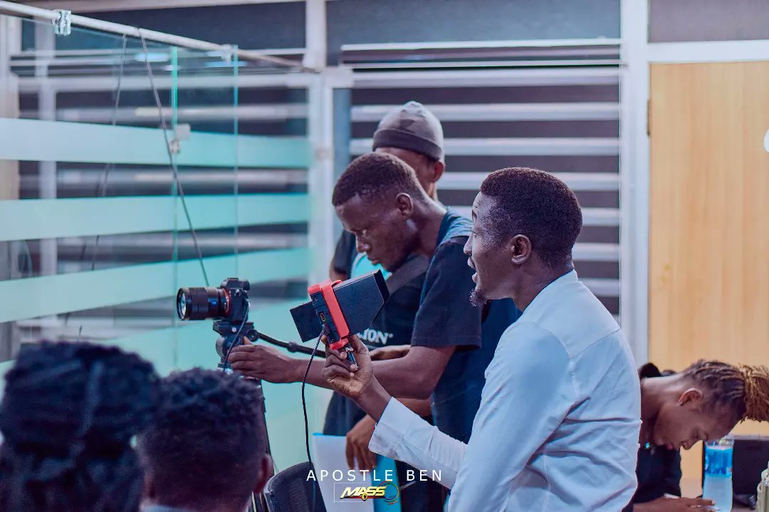 TOLUccI's tweet photo. June met me on the production set of #ApostleBen
Another great one coming to your screens.
#Movies #FaithBasedMovies
#ChristianMovies
#MASS #BelieversLifestyle
PISGAH VIEW HALF YEAR ACTIVATION STARTS TODAY !!!
#30DaysOfConsecration
#CountdowntoH2_2022 https://t.co/1hAduRH5PY