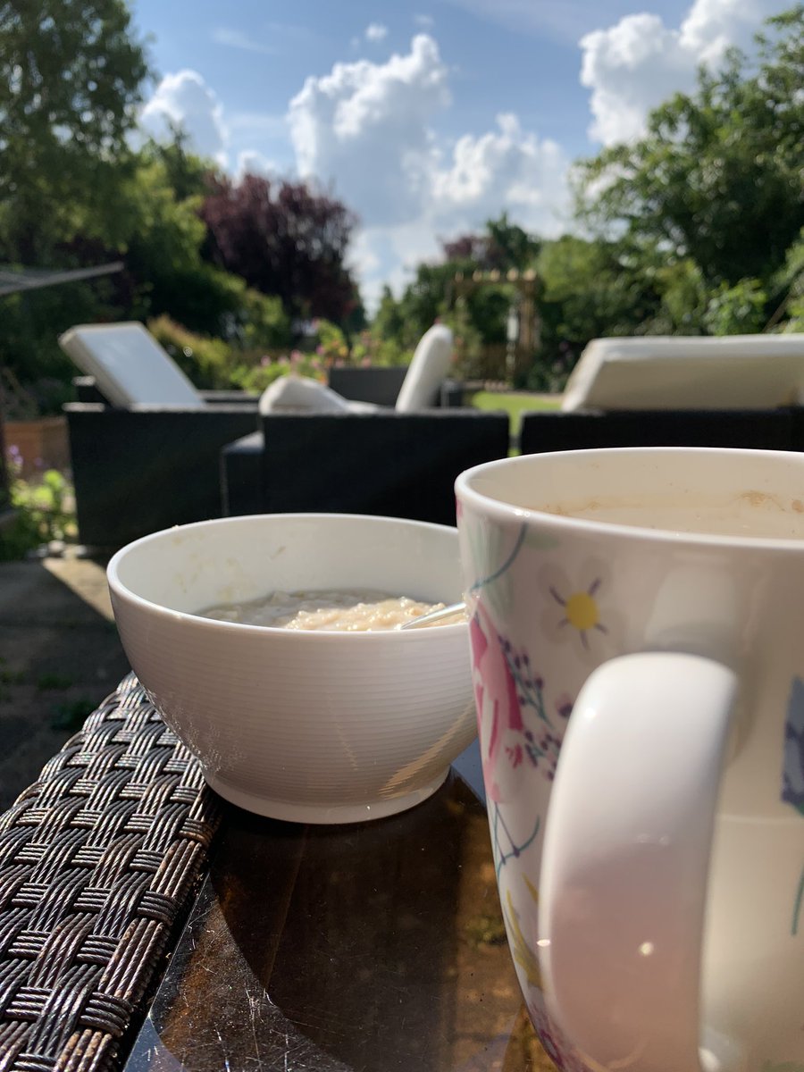 DeborahTomalin's tweet photo. Bank holiday so it’s #breakfastoutside and hours later than normal! https://t.co/CqEkz54wdX