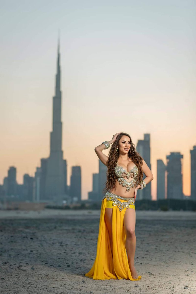 DanceWithJuju's tweet photo. Dans le dernier numéro de YA SALAM!, interview de Vaina, danseuse orientale à #Dubai.

Son parcours, les attentes de ses clients et élèves, les critères esthétiques, la vie à Dubai👉 https://t.co/lLlCBgrKjS

#DanseuseOrientale #DanseOrientale https://t.co/Oemj4ERPTz
