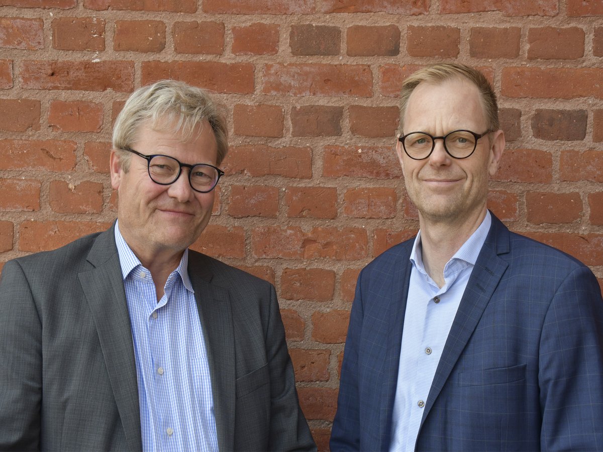 DanskeEA's tweet photo. Erhvervsakademierne har de uddannelser, både politikere og Reformkommission sukker efter, siger @kildesgaard som ny formand @DanskeEA. Hans mål er blandt andet et endnu mere sammenhængende uddannelsessystem.
#uddpol #vigørdet 
https://t.co/0hpOWG7B9r https://t.co/z5pc9M2S2x