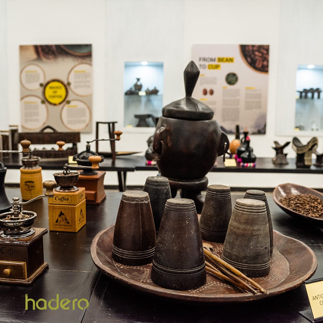 HaderoCoffee's tweet photo. ከኢትዮፒካ ወደ አረቢካ

የኢትዮፒካ ቡና የተገኘው በጫካ ስር እንደ ደን ቁጥቋጦ እያደገ ነው። በሰሜን፣ በደቡብ፣ በምስራቅ እና በምእራብ የቡናው ሰፊ ስርጭት የጀመረው ቀይ ባህርን በመሻገር ወደ የአፍሪካ ውስጣዊ እና ጥንታዊ የንግድ መንገዶች https://t.co/ycFb4xtW95