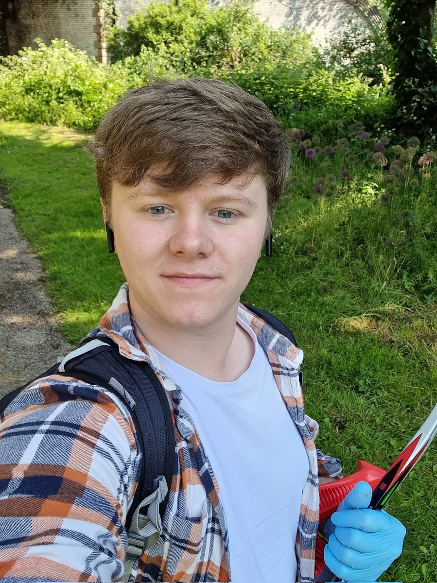 JonConnorLyons's tweet photo. Twice over in the #AngelMeadow for litter, as well as the Angel Meadow neighbourhood ahead of #Jubilee celebrations. Please do use our parks and enjoy your weekend, but please do put your litter and rubbish in a bin, or take it home! ๐ฎ https://t.co/MsChQ0deoC