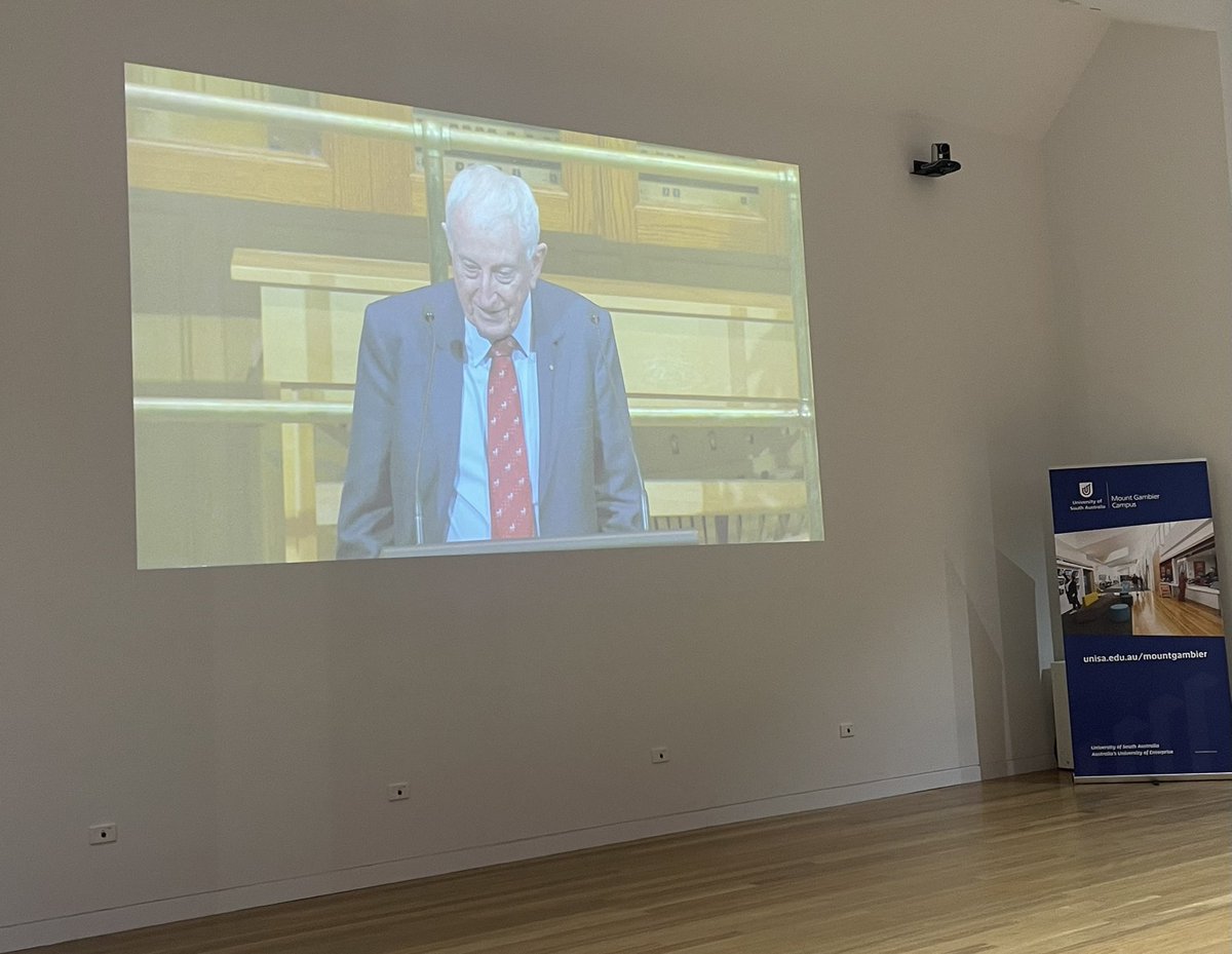 IanMcKayUniSA's tweet photo. #unisamountgambier is proud to host a livestream presentation of @UniversitySA Hawke Lecture this evening with a small but enthusiastic group of local people enjoying listening to Nobel Laureate and former Australian of the Year @ProfPCDoherty
@NobelPrize #studyneargofar https://t.co/QGKiOQ9Eca