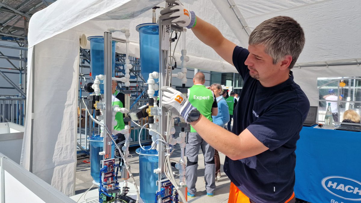 IFATworldwide's tweet photo. Lots of know-how and strong nerves required: At #IFAT, #trainees and #professionals prove, how demanding and varied the profession of #WastewaterTechnologySpecialists is. Impressive insights at the international #WorldWaterSkills, organized by the @dwa_ev. #IFAT2022 https://t.co/Ho5RQkoz8r