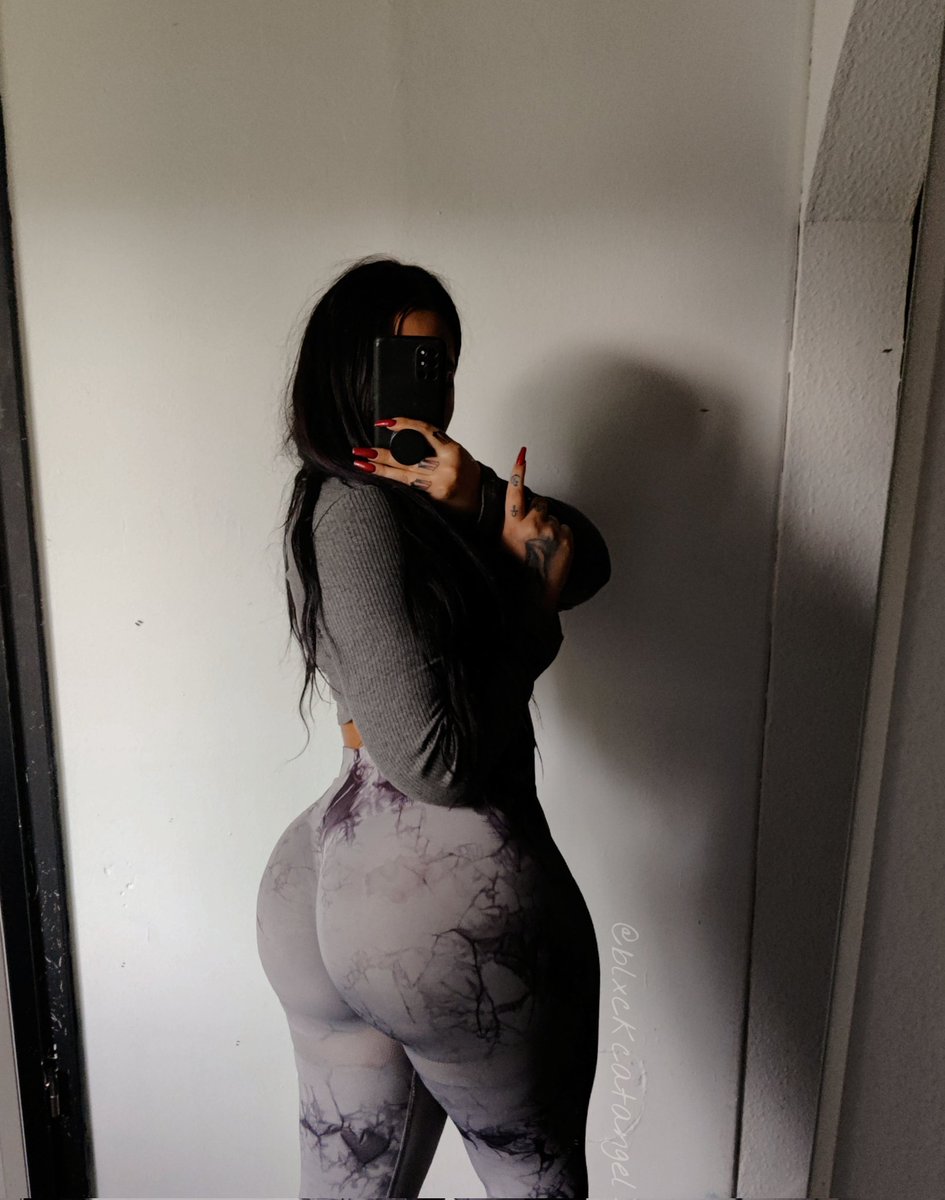 effymissanthrop's tweet photo. Retweet wenn ich mich auf dich draufsetzen darf 🍑 kommi ob gesicht oder schoß 🤪 https://t.co/98CAPf60h4