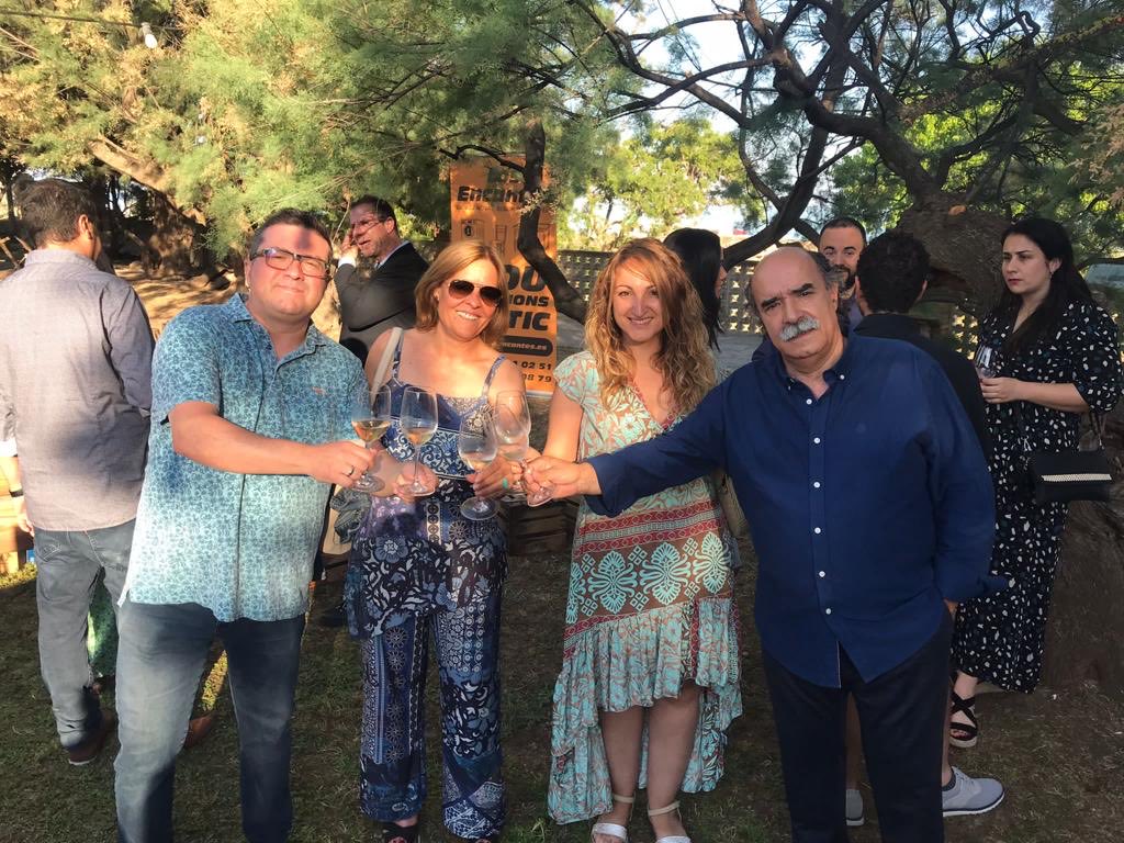 VermouthPadro's tweet photo. Gracias a @TempsdeVi por invitarnos al afterwork de bienvenida a la edición 2022.

Gràcies a @TempsdeVi per convidar-nos a l’afterwork de benvinguda a l’edició 2022. 

Tornem a la Rambla de Vilanova tots junts!

@VilanovaTurisme @BodegaPadro https://t.co/dMmScqKMIh