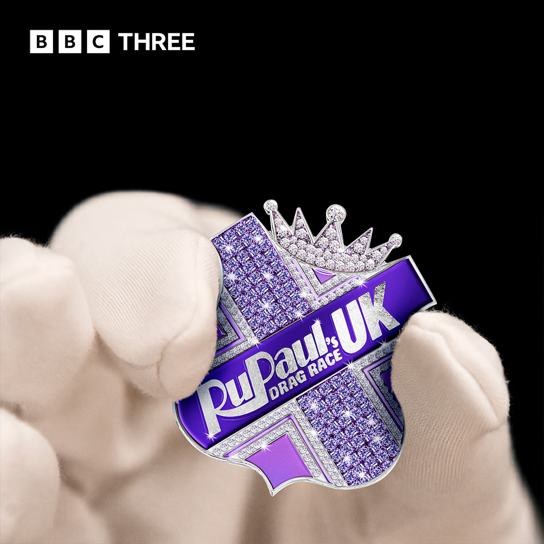 dragraceukbbc's tweet photo. RuPaul’s #DragRaceUK wishes Her Majesty condragulations on her #PlatinumJubilee. 😍 To celebrate this glorious occasion we are awarding her an honorary platinum, diamond encrusted RuPeter Badge. 🥳 Long May She Slay! #HM70 https://t.co/6ogpuhYDiw