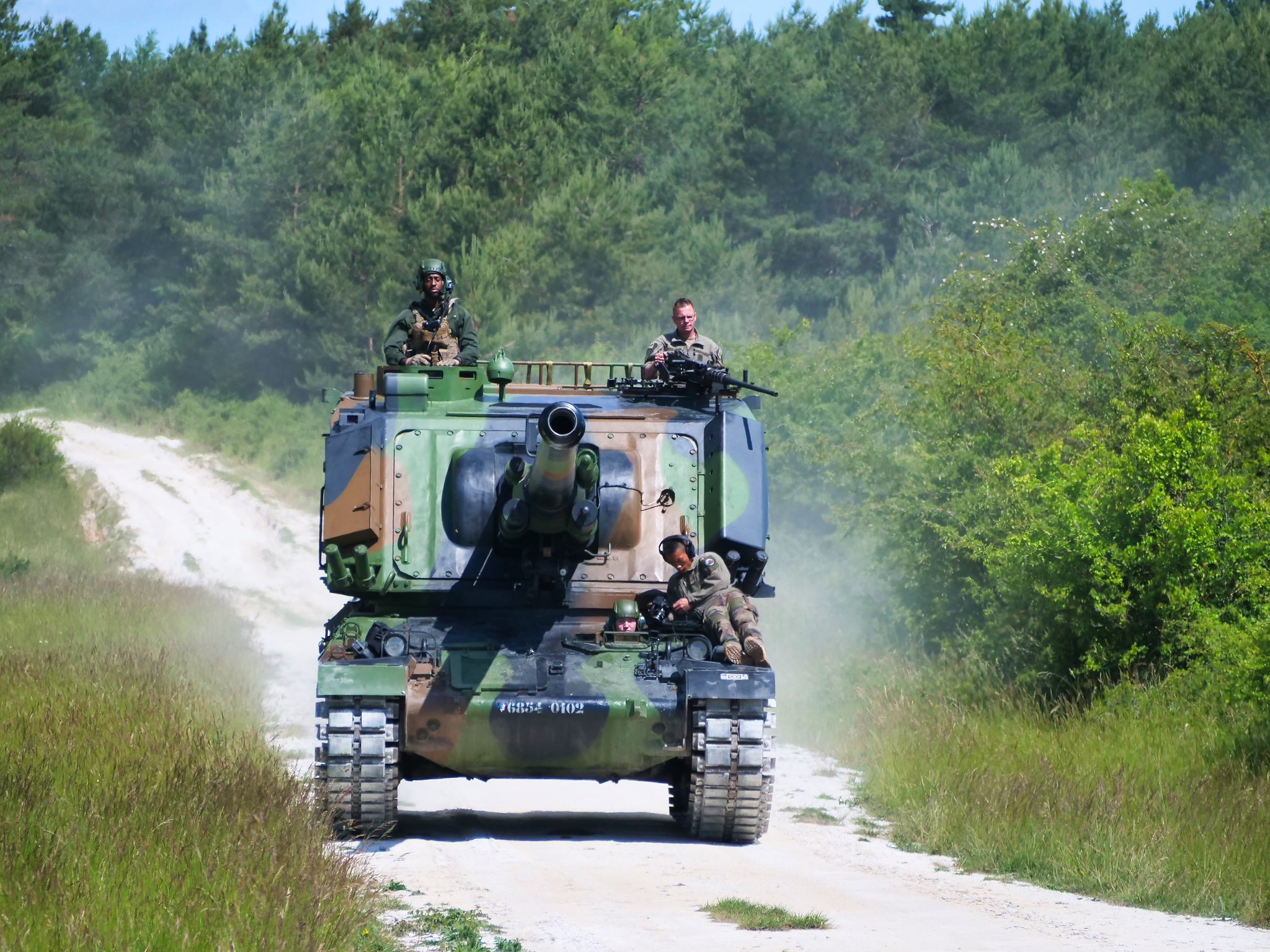 FUPFZGbWIAAaX7h?format=jpg&name=large