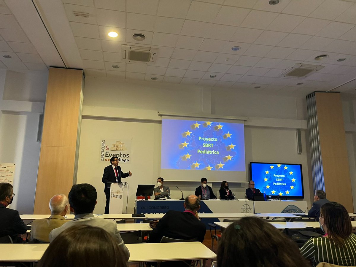 HospitalUVRocio's tweet photo. 🔬🔬Continuamos investigando para mejorar los tratamientos frente al cáncer💯 Lideramos un proyecto de investigación multicéntrico, cuyos resultados se han presentado a la Sociedad Andaluza de Cancerología y a la Sociedad Española de Radiocirugía, sobre estereotáxica pediátrica. https://t.co/zfaZpxOxl6