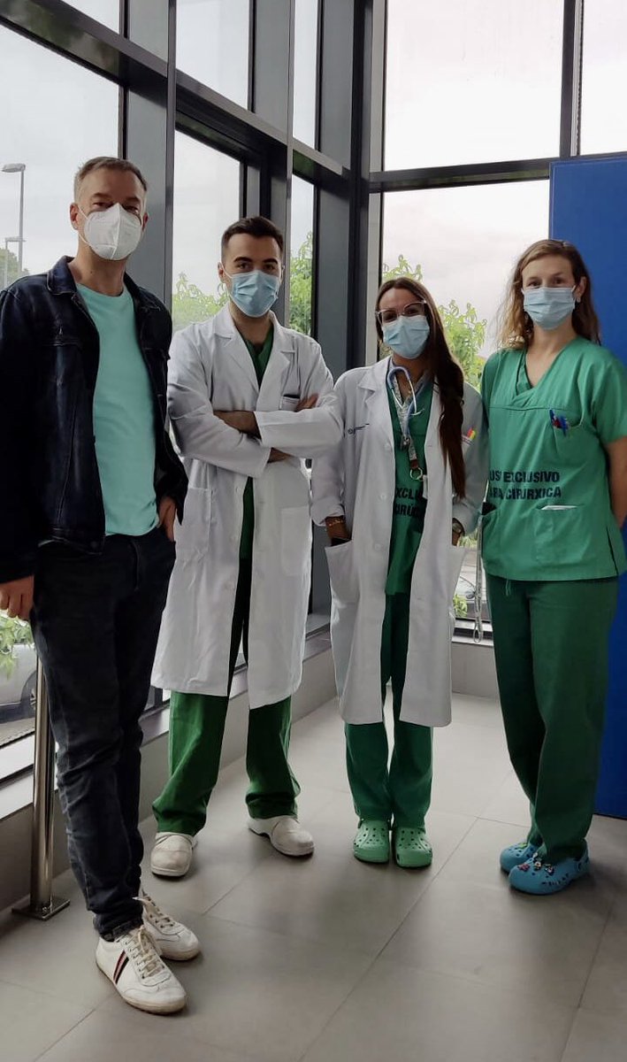 santiago_uci's tweet photo. Acto de bienvenida a los nuevos residentes del Área Sanitaria de Santiago de Compostela y Barbanza. Bienvenida a @santiago_uci @vickyalonso97 , Bienvenida a @santiagosergas #UCI https://t.co/67fsbpQY13