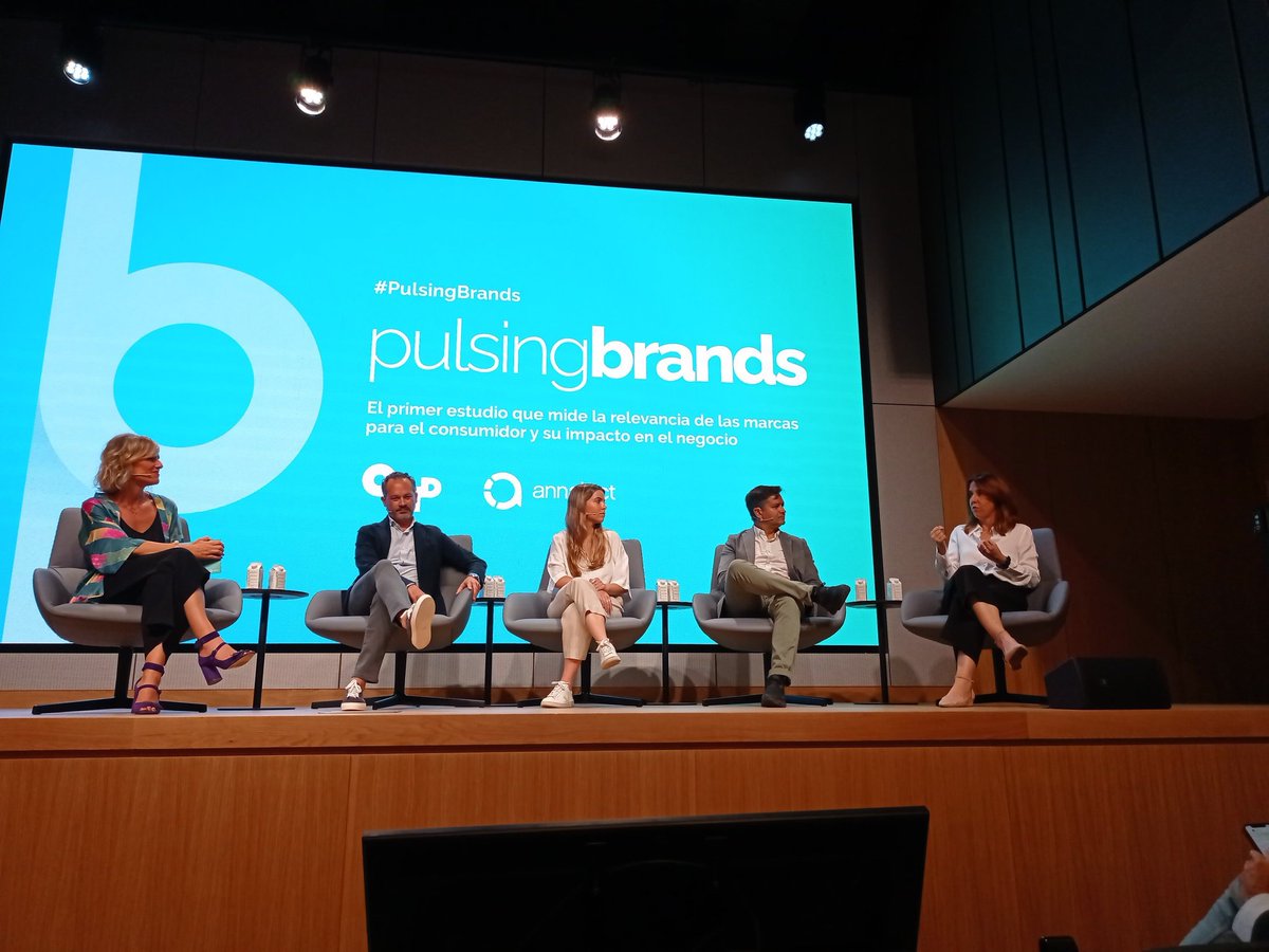 "Los patrocinios son muy importantes en la creación de relevancia", señala María Lacasa (Endesa) en #pulsingbrands <a href="/OMD_Spain/">OMD_Spain</a>