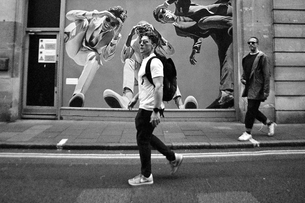 nickpage's tweet image. Having a Look. Lomography LC-W and Kentmere 400 film. #streetphotography #heylomography #istillshootfilm