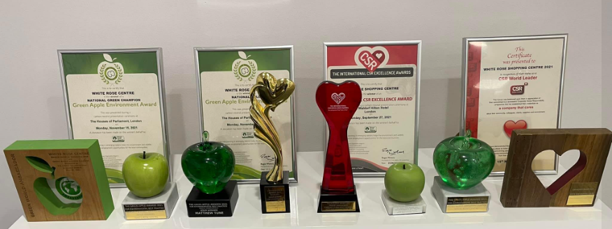 TheGreenOrg's tweet photo. Pleased to see White Rose Shopping Centre (2021 CSR Champion of Champions) proudly displaying our #CSR &amp; Green Organisation Trophies.  It was privileged to welcome Matthew Tune, Operations Manager @whiteroseleeds as our guest presenter at Mondays Award ceremony at The Waldorf. https://t.co/HLOUvcXY9t