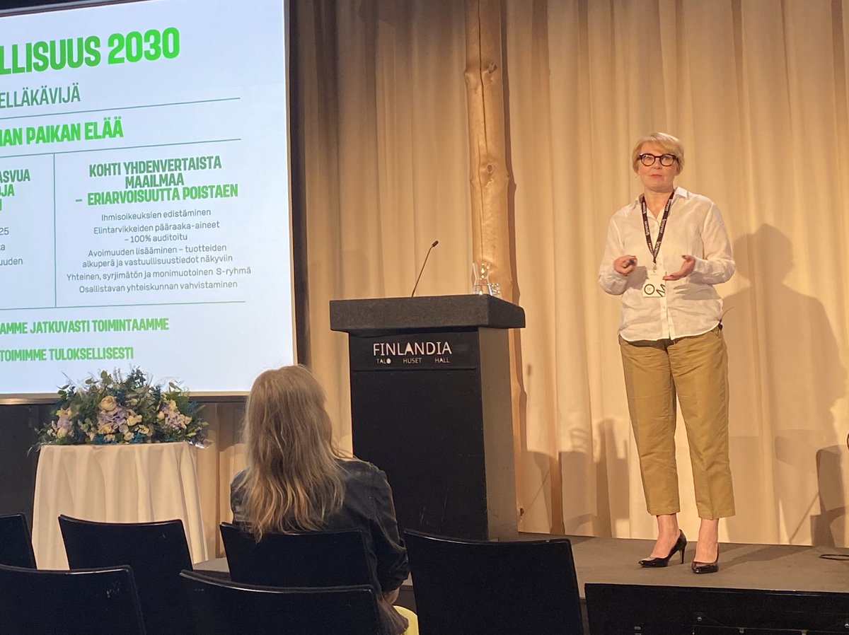 ’Aina ei ole helppoa olla vastuullinen’ sanoo <a href="/PaiviAnttikoski/">Päivi Anttikoski</a> kuvatessaan <a href="/sryhma/">S-ryhmä</a>’n Venäjältä vetäytymistä. Ei ole helppoa, mutta ainoa tapa toimia ja menestyä kestävästi. #procomday <a href="/ProComRy/">ProCom ry</a> #vastuullisuus