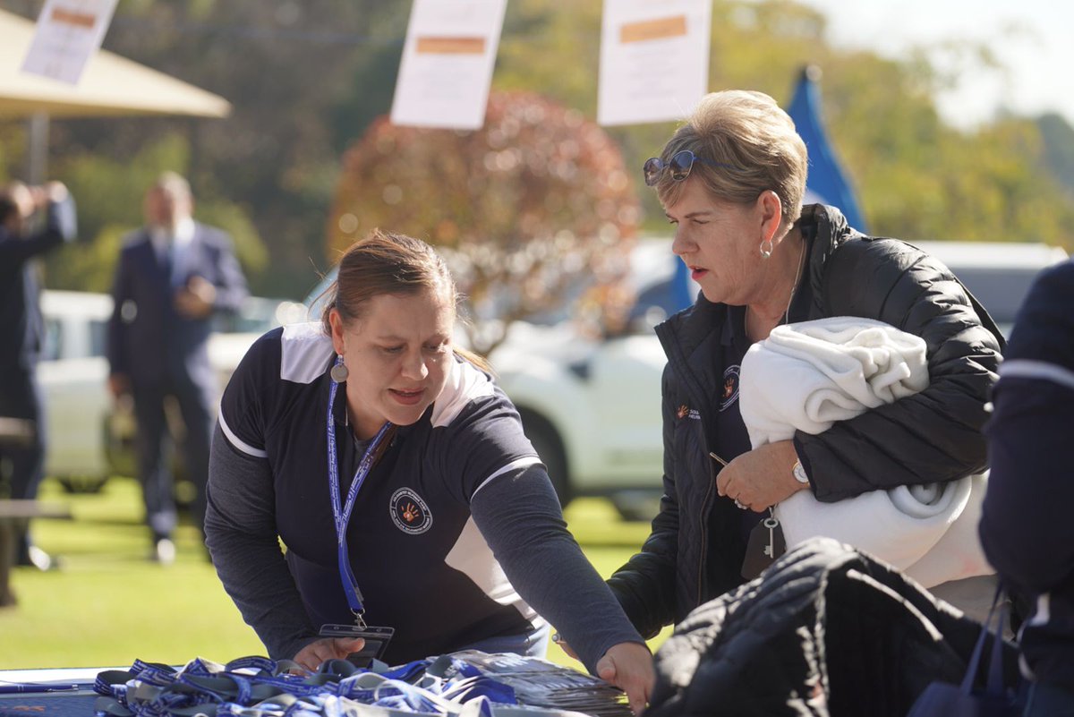 Solhelpendehand tweet media