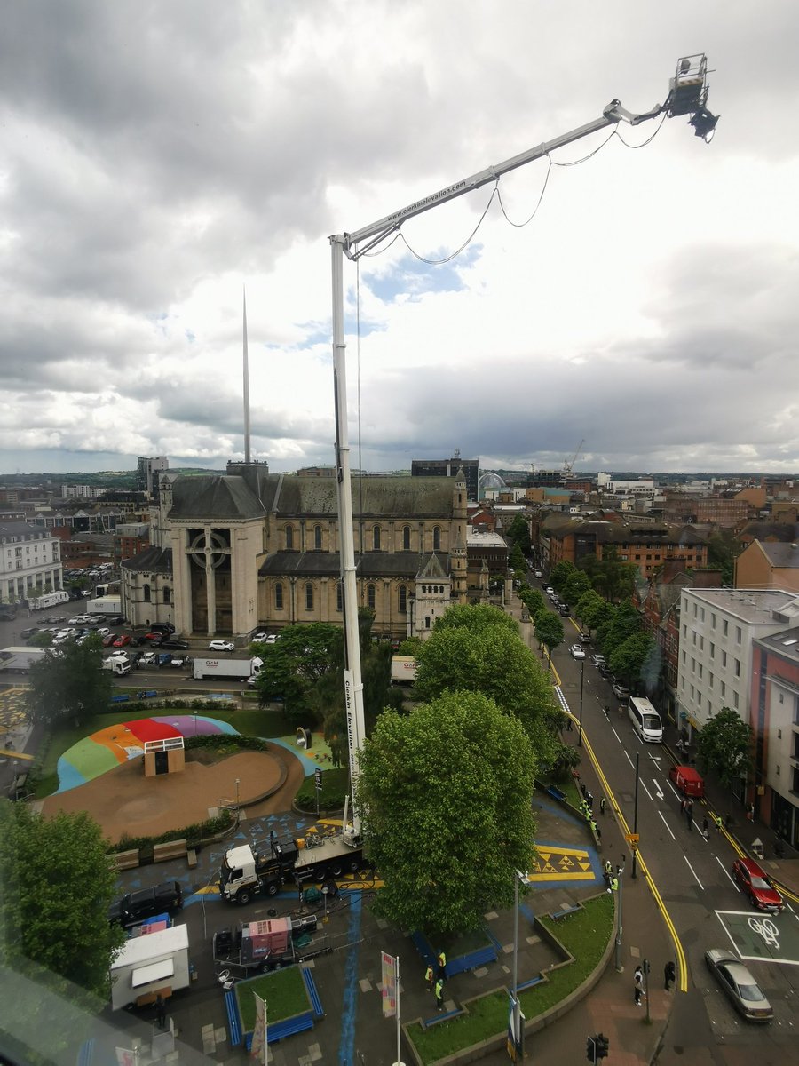 UlsterUni's tweet photo. 📸 Photo credit to UU's @JadeMcMurray5

Jade snapped these photos of @netflix filming @KevinHart4real's new movie at our Belfast campus yesterday 🎥

Jade described it as "a brilliant collaborative effort from all our teams to pull this off" 💪 

#ProudofUU https://t.co/dFUf0c2jbK