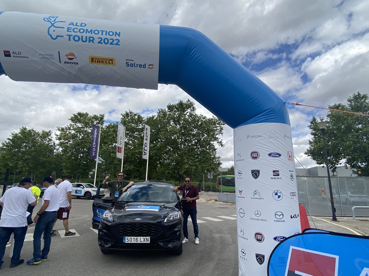 AyvensES's tweet photo. ¡Ford sale con el #KugaPHEV en ALD Ecomotion Tour 2022!

El equipo, formado por @antoniochicote5 y @javier_llorente de @Motor1espana demostrará su #eficiencia en la conducción en #aldecomotion22.

@FordSpain ¡Gracias por participar y suerte!

#ALDEcomotion2022 https://t.co/wTMAIdZk7C