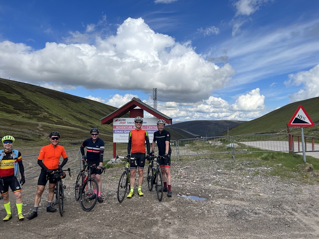 4manLEJOG tweet media