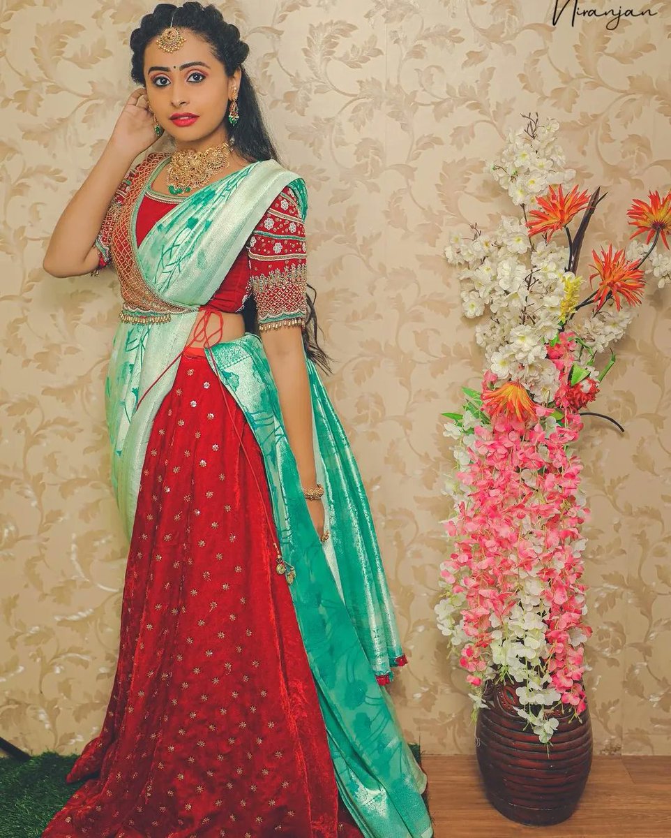 NHeroines's tweet photo. Beautiful #SanjanaBurli New Traditional Clicks. @sanjanaburli.official #Heroine #KannadaHeroine #KannadaHotActress #HotActress #SerialActress #SmallScreenHeroine #KannadaSerial #KannadaCinema #TakeOneCinemazz #NammaHeroines https://t.co/ZcncOcjgLL