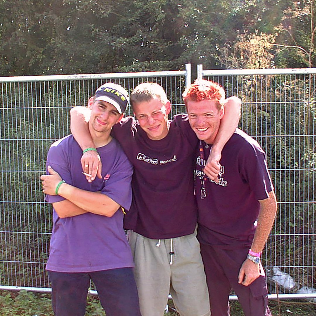 markhatchard's tweet photo. From 94 to 2011 my oldest friend Edd and I worked together at Reading, WOMAD, Glastonbury...
@DownloadFest 2022 will be the first time we've worked together onsite for over 10 years ๐ค
What could go wrong ๐ค
#OldFriends #DownloadFestival #ReadingFestival #HotboxEvents https://t.co/7WA9rnj01L