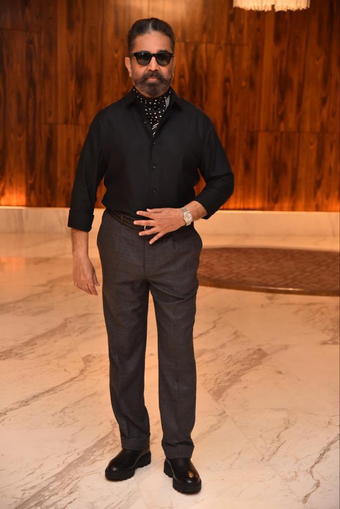 spiceofi's tweet photo. Full credit to @amritharam2 for making @ikamalhaasan look so damn cool n stylish during his  
#Vikram  promotions and at  #Cannes2022 .. Good job Amritha 👌👍🤩🙌 https://t.co/68YKORsDaS