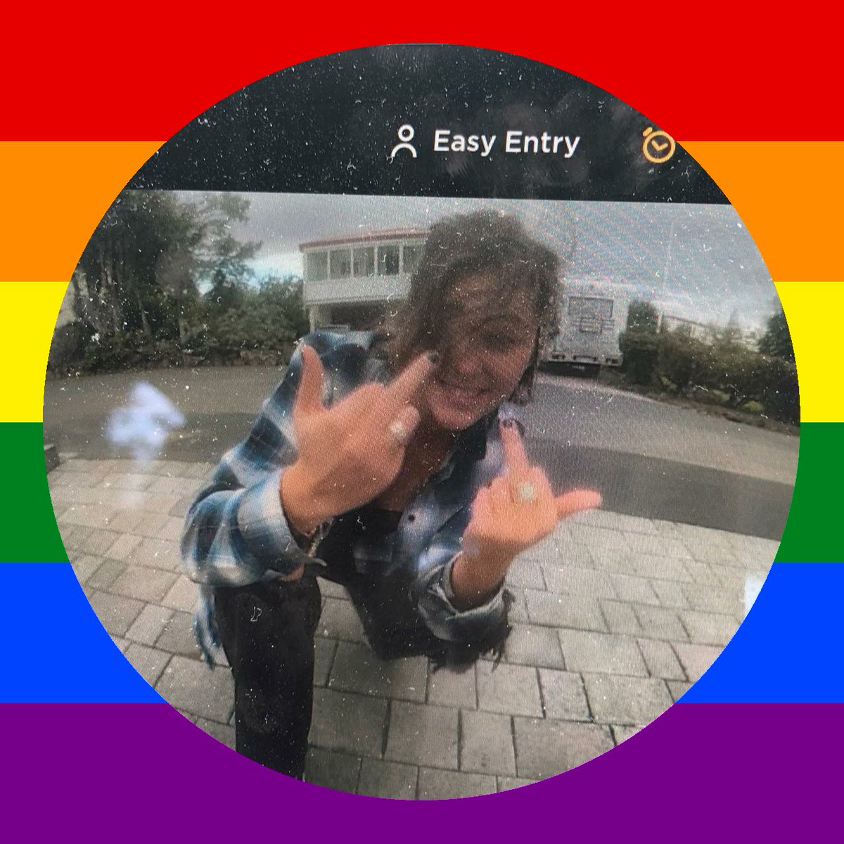 ný profile mynd GLEÐILEGAN PRIDE MÁNUÐ TÍKUR