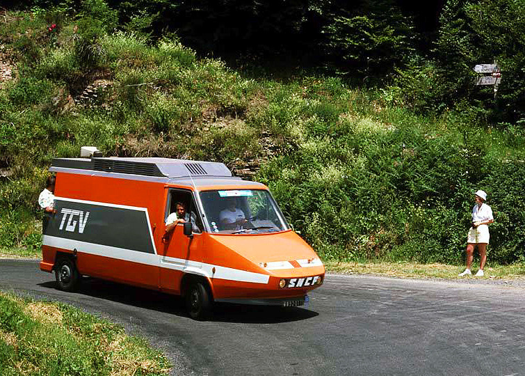 petrany's tweet photo. Happy birthday @JasonTorchinsky. May a French van full of rare and wonderful car and computer parts land in your way, delivered at TGV speeds of course. Also, a cake. https://t.co/jnglVBwijG