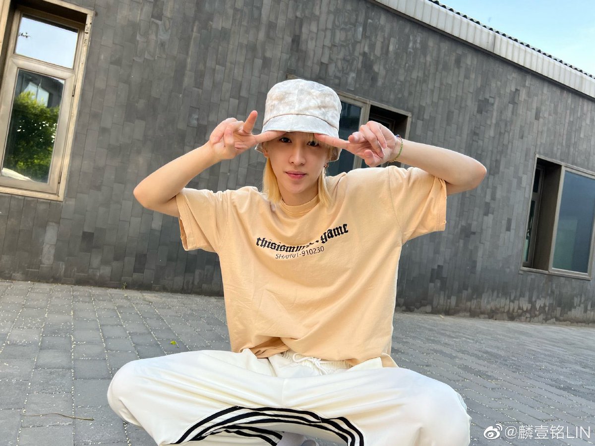 linyimingpics's tweet photo. 220601 • Lin Yiming Weibo Update (1/2)

Would like to wish all friends and children a happy children’s day~ 🙌🏼

#HIGH5 #麟壹铭 #LinYiming #LIN https://t.co/lmglDVnZji