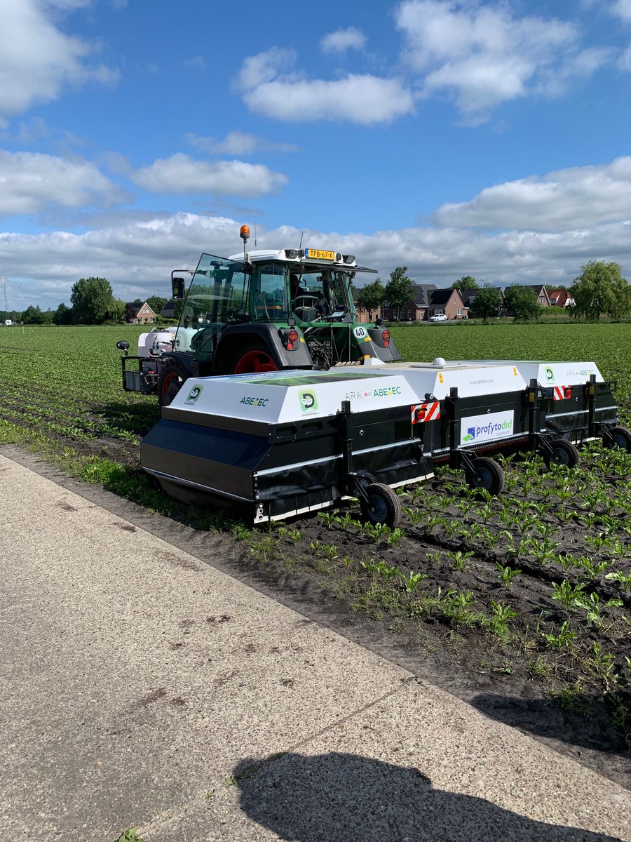 Innovatiedag op de proefboerderij in Valthermond is nog de hele dag te bezoeken! Vakmanschap van onze boeren staat voorop! Met de mogelijkheden van precisielandbouw   o.a. minder belasting voor het milieu en kostenbesparing <a href="/ProvDrenthe/">Provincie Drenthe</a>