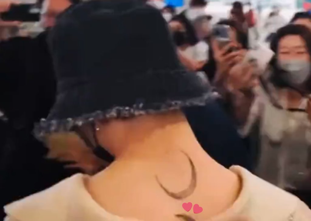 jiminperforms's tweet photo. so jimin has moon phase tattoos that continue down his spine https://t.co/NSp7loaUDq