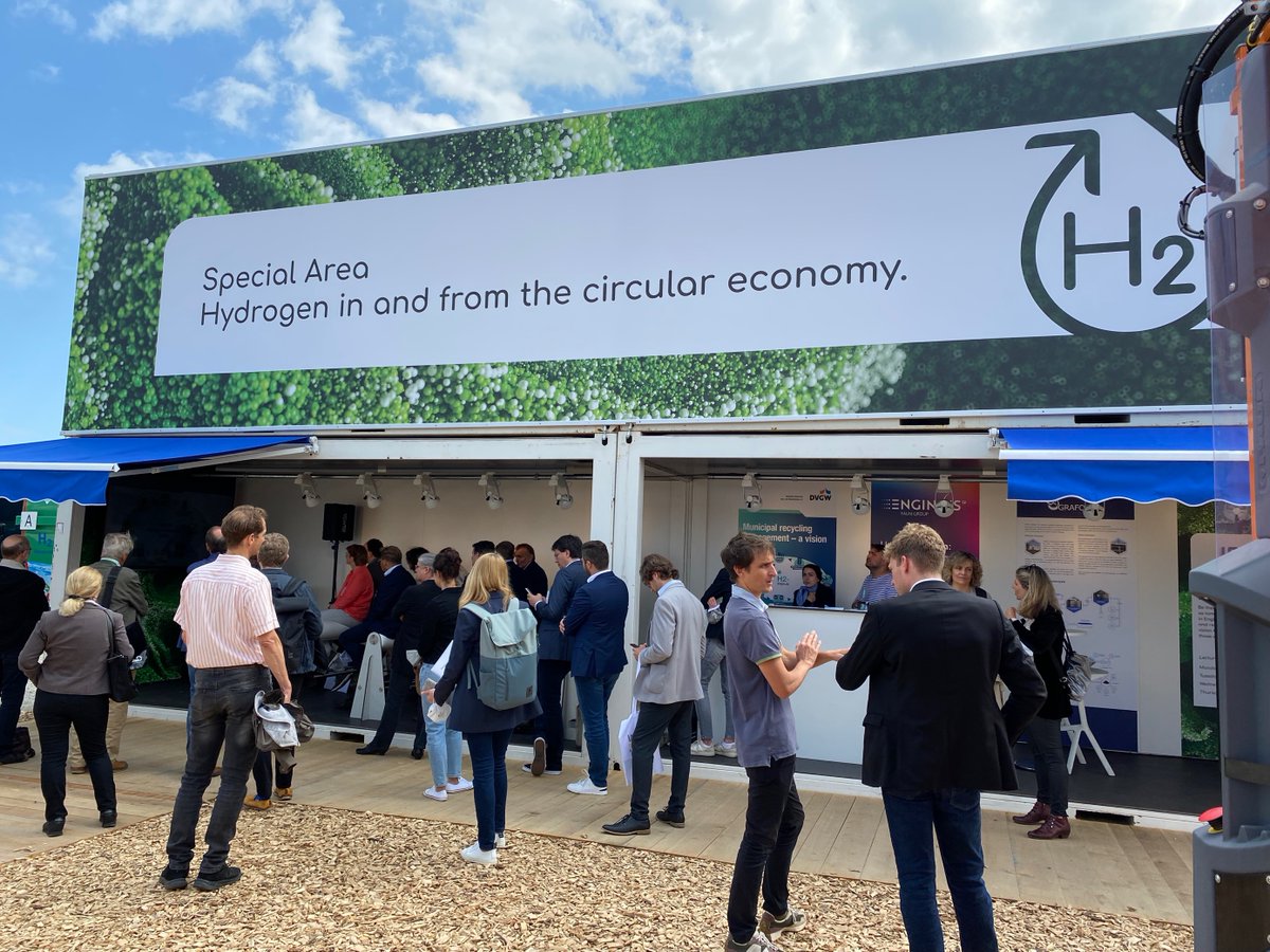 DVGW's tweet photo. Und weiter gehts zur #IFAT2022 Sonderfläche, auf der wir gemeinsam mit @faun_co und GRAFORCE demonstrieren, wie eine kommunale #Kreislaufwirtschaft mit #Wasserstoff funktioniert. https://t.co/WogcC8m9jg