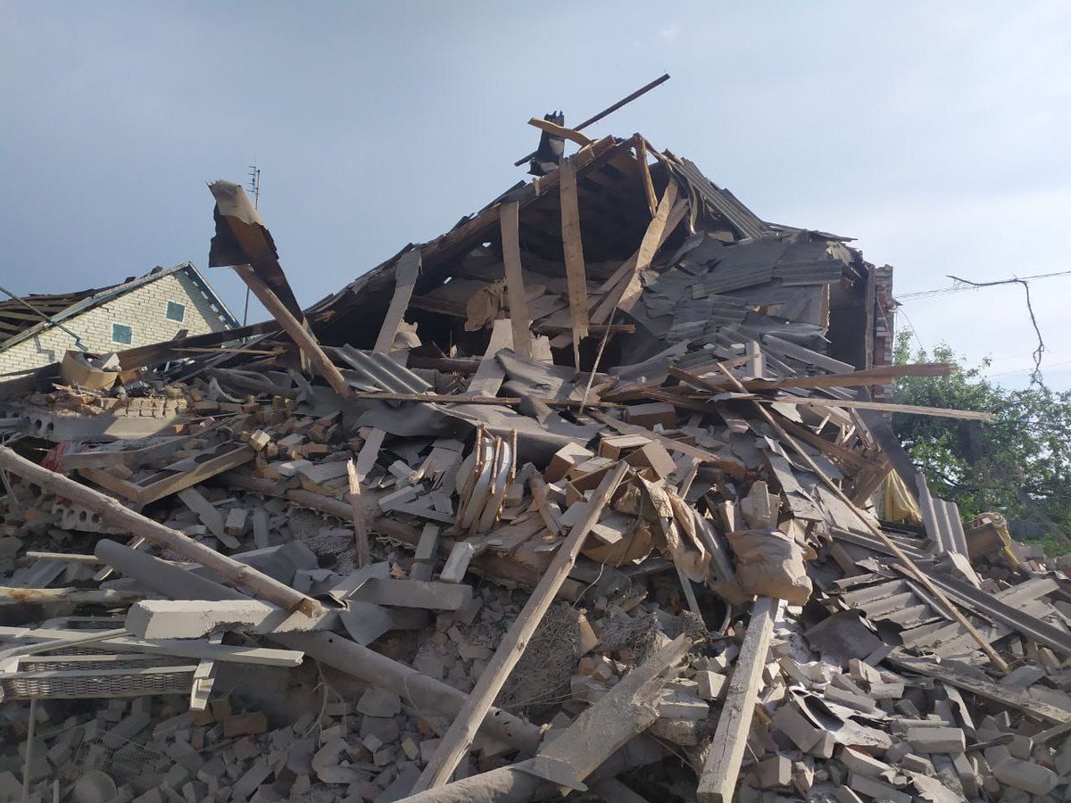Ukraine_NowIt's tweet photo. ❌ Gli aerei nemici russi hanno lanciato tre attacchi missilistici sul territorio della regione di Sumy, nel nord dell'Ucraina stanotte, - il capo dell'Amministrazione militare della regione di Sumy Dmytro Zhyvytskyi.
 
#StopRussia #UkraneUnderAttack https://t.co/CQlOjQohz2