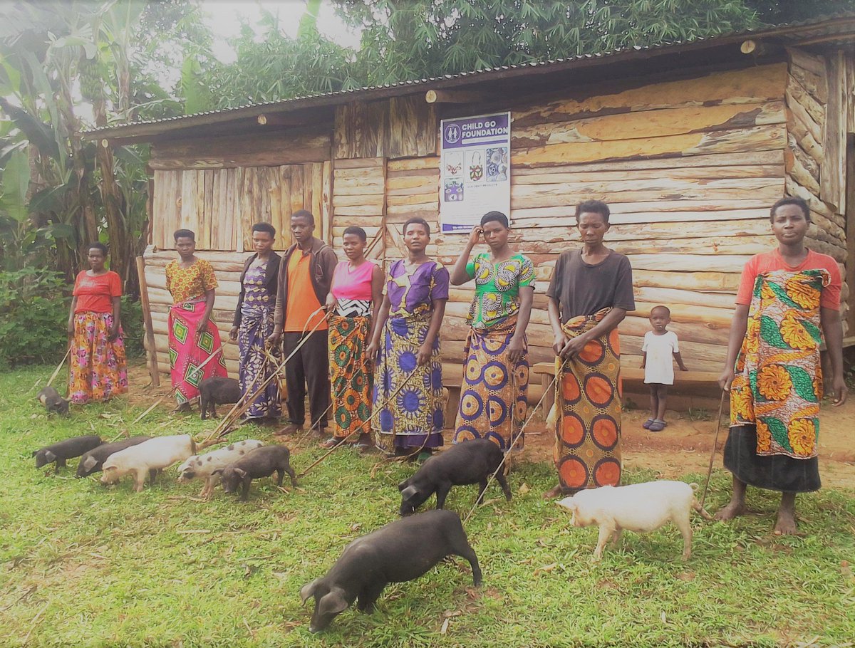 ChildgoFoundat1's tweet photo. #Supporting our community to #sustainably finance their children #education #alternativelivelihood #Gorillaconservation #Bwindi
https://t.co/4nTfH5D9Pb https://t.co/41zKg0CGg7
