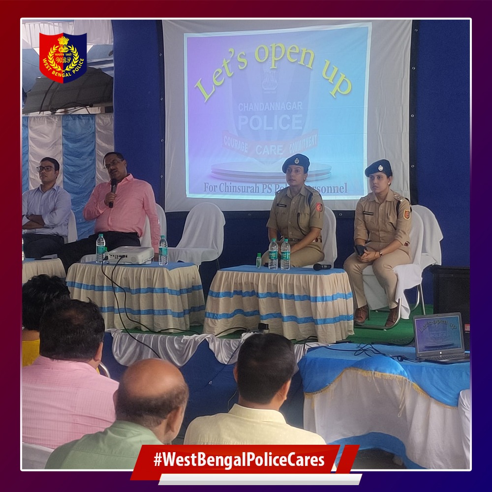 WBPolice's tweet photo. আসুন মন খুলে  কথা বলি ,বন্ধুই  আপনার সম্বল!

#LetsOpenUp - a wellness programme initiated by @ChandannagarC, aimed at providing a conducive environment for personnel to share their troubles.
Concepts like 'buddy pairs' were encouraged to establish rapport.

#WestBengalPoliceCares https://t.co/2UnREZkZPV