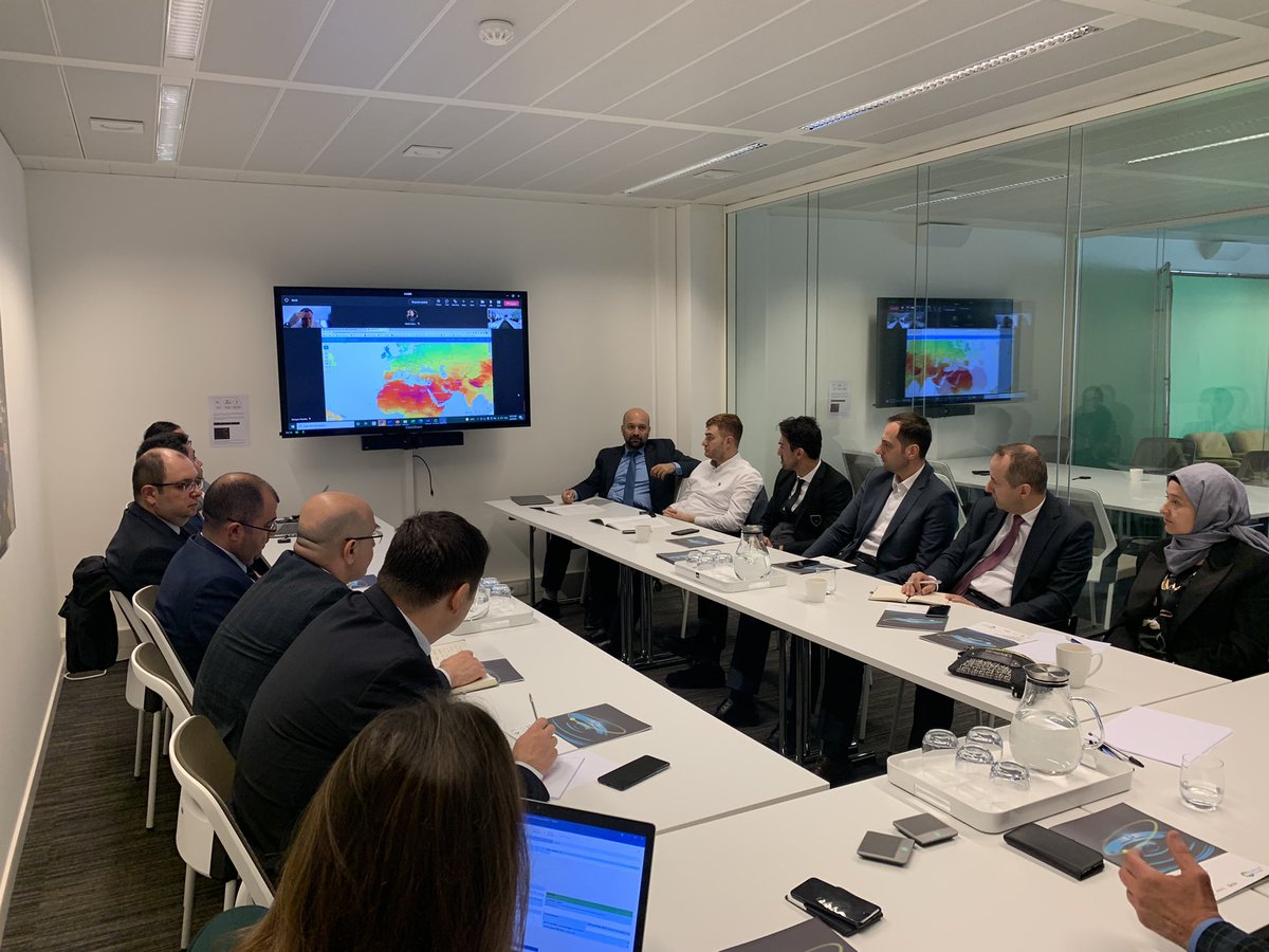 GazbirGazmer's tweet photo. Hydrogen Europe CEO’su Jorgo Chatzimarkakis ile hidrojen sektöründeki gelişmeleri ele aldık. Türkiye- Avrupa arasındaki işbirliğin geliştirilmesi için görüş alışverişinde bulunduk.

@TCEnerji 
#EPDK
@gazbir_ 
@cleangascenter https://t.co/NCLx1DDNUc