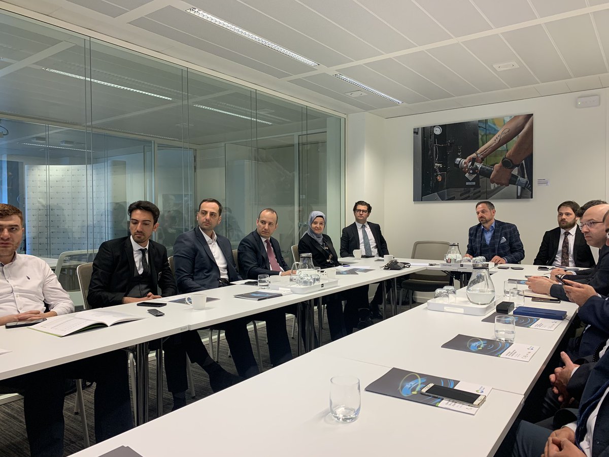 GazbirGazmer's tweet photo. Hydrogen Europe CEO’su Jorgo Chatzimarkakis ile hidrojen sektöründeki gelişmeleri ele aldık. Türkiye- Avrupa arasındaki işbirliğin geliştirilmesi için görüş alışverişinde bulunduk.

@TCEnerji 
#EPDK
@gazbir_ 
@cleangascenter https://t.co/NCLx1DDNUc
