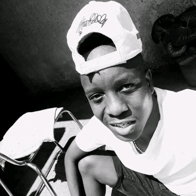 OFENTSE_SEPESA's tweet photo. #NewProfilePic https://t.co/jUXL8awCJv
