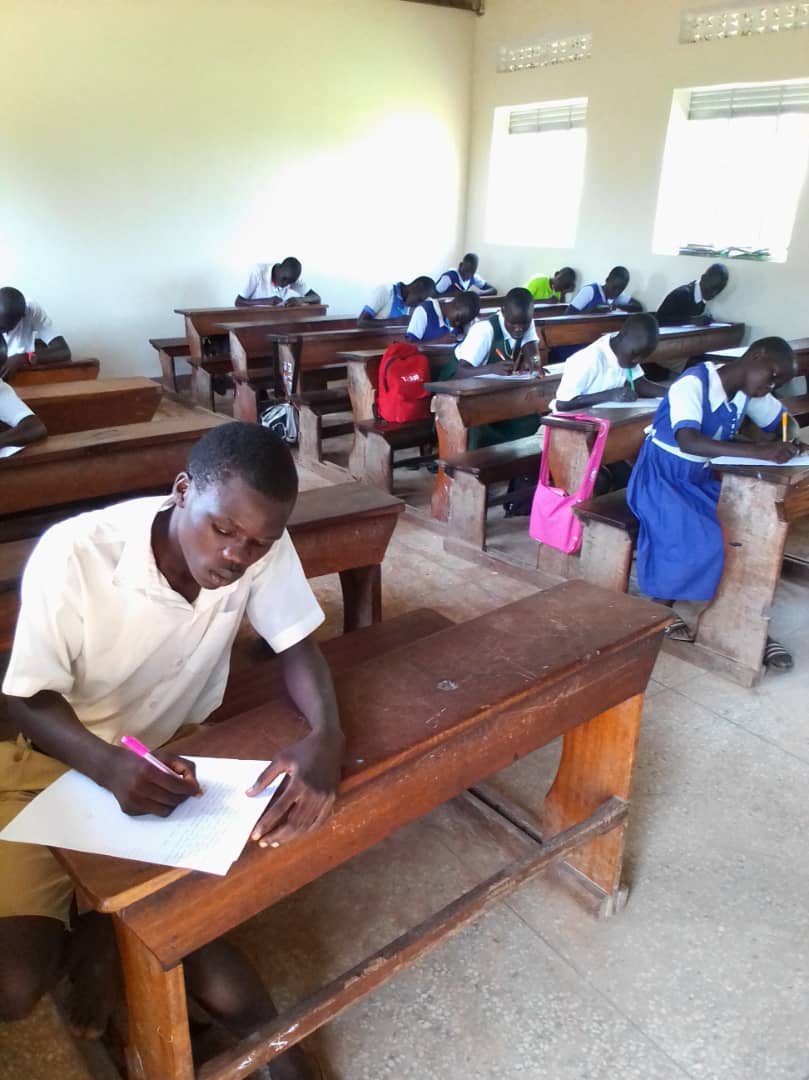 Amani_initiativ's tweet photo. Together with our partners we are working with thousands of low cost schools in Uganda to enhance child protection, support entry of child mothers, improve literacy skills & school financial health to make the opportunities that come with education a reality.
#KeepMeInSchool https://t.co/QSHVVRymPE