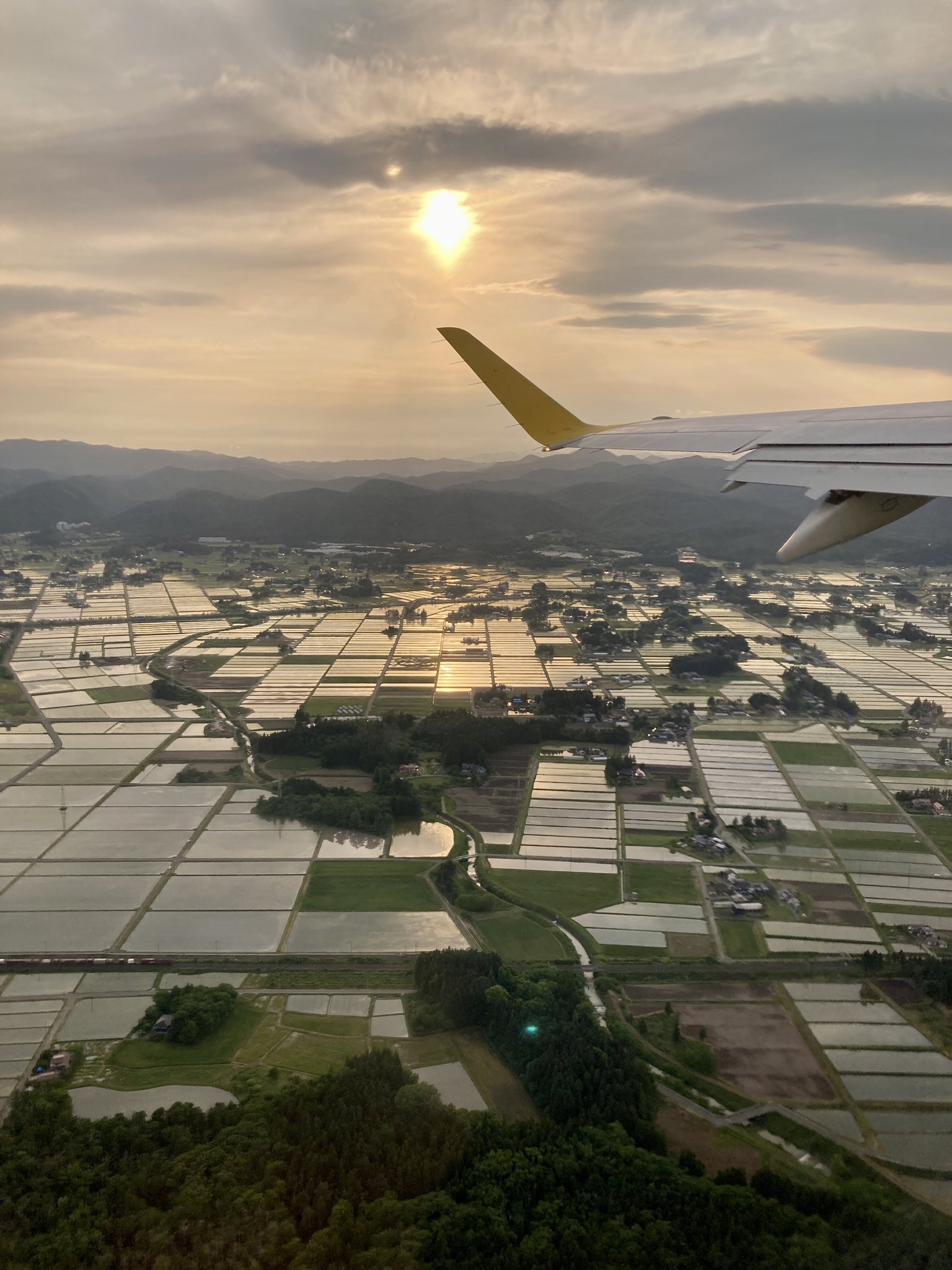 フジドリームエアラインズ 公式 Fuji Dream Airlines こんばんは Fdaです 先日整備士さんが 花巻 名古屋小牧 線に乗ったときの写真です 田園風景と夕日の素敵な組み合わせに癒されますね 今日も一日お疲れさまでした Fda フジ フジドリームエアラインズ 公式 Fuji Dream Airlines こんばんは Fdaです 先日整備士さんが 花巻 名古屋小牧 線に乗ったときの写真です 田園風景と夕日の素敵な組み合わせに癒されますね 今日も一日お疲れさまでした Fda フジ