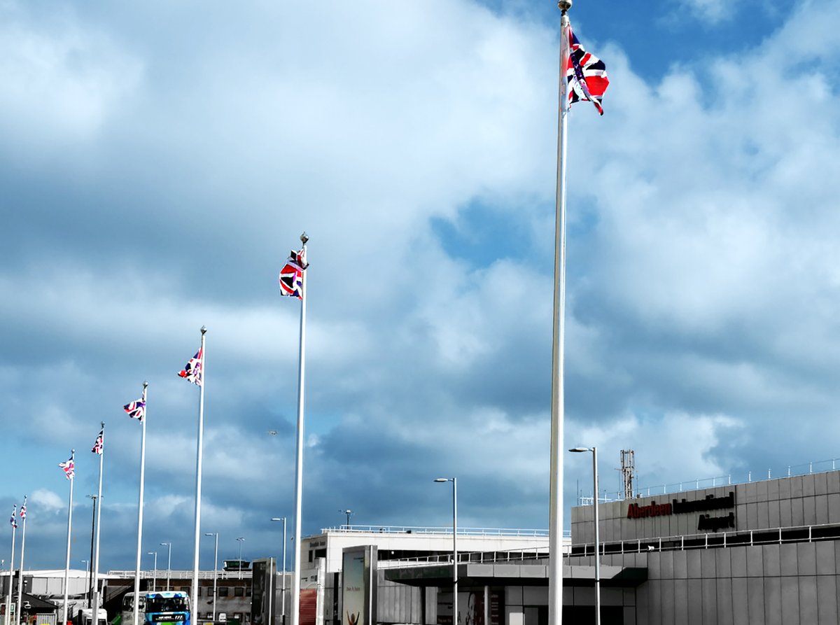 ABZ_Airport's tweet photo. Let’s begin the Queen’s Platinum Jubilee Celebrations! 🇬🇧
Aberdeen Airport are proud to serve Her Majesty and the Royal Family over the decades as they arrive on their way to their much loved home at Balmoral Castle.
#platinumjubilee
#LetsFlyABZ https://t.co/wwfL8jlU8N
