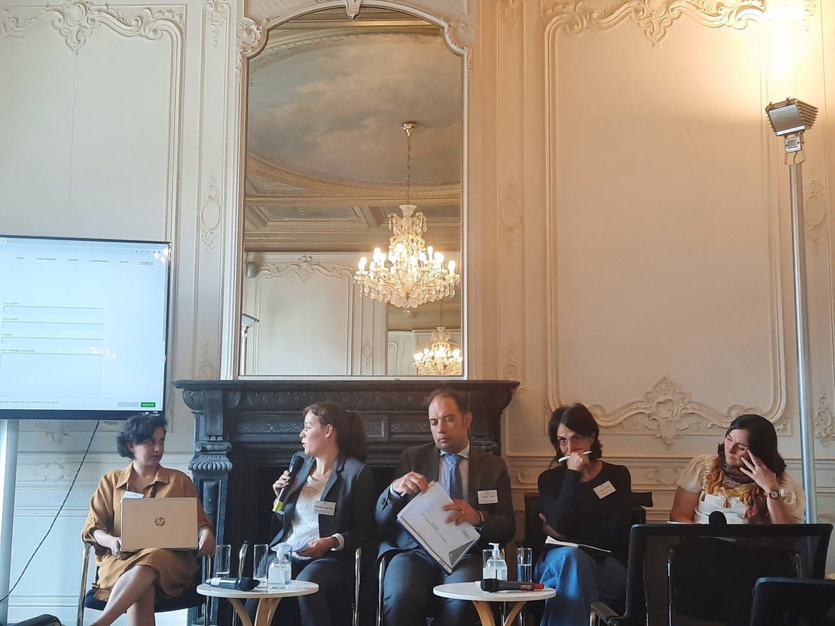 Rountable at the <a href="/H2020Micado/">MICADO H2020</a> Conference 'Digital Solutions for Migration Challenges'. <a href="/MGraziaMontella/">Maria Grazia Montella</a> representing the <a href="/CCRECEMR/">Council of European Municipalities and Regions</a>  and introducing our activities to improve integration and inclusion at the local level. #Inclucities #taskforcemigration #Inclusionpartnership