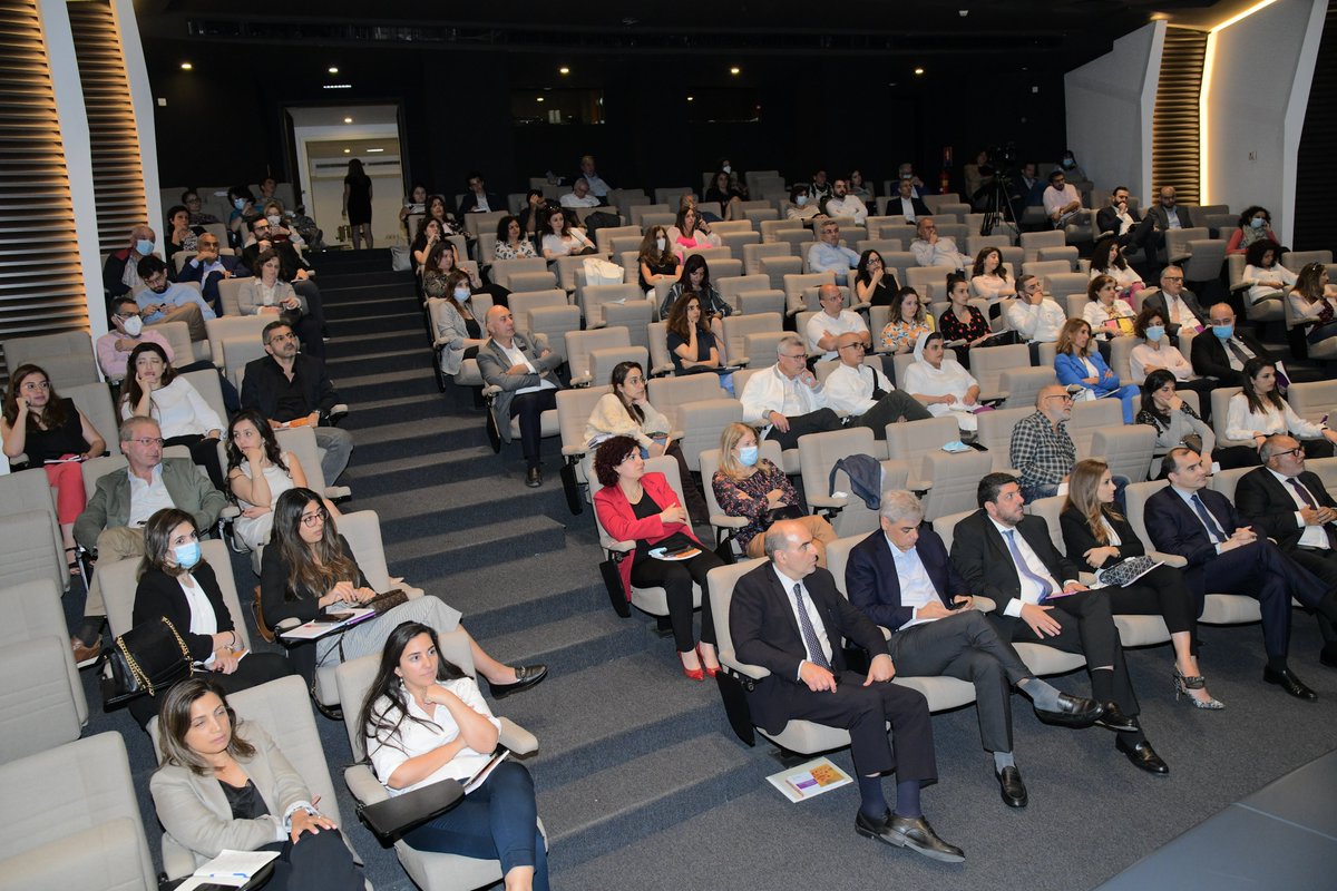 cred_esa's tweet photo. We were thrilled to present the results of our research in partnership with @MSDLebanon @ESABeirut 
You can read the full report at the following Link: https://t.co/8VLAxzavdF 
#research #CRED #ESA #healthcare #Publication https://t.co/obwbpdCB2H
