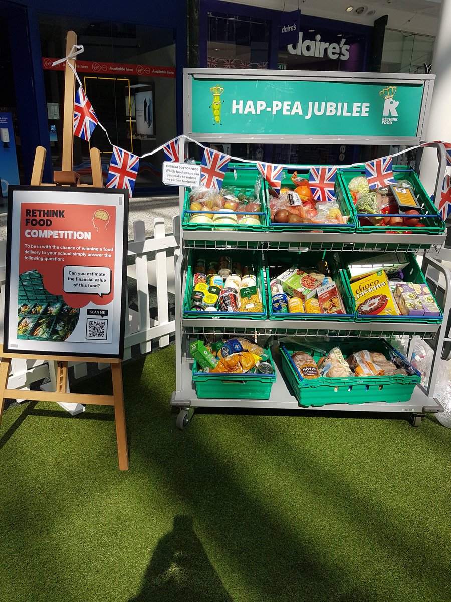 whiteroseleeds's tweet photo. Who's joining us for the Jubilee @RethinkFoodUK event today?

Take part in a special FREE growing activity until 4pm today! You'll find them at the bottom of the main escalators. 🌱 https://t.co/BwzZPameth