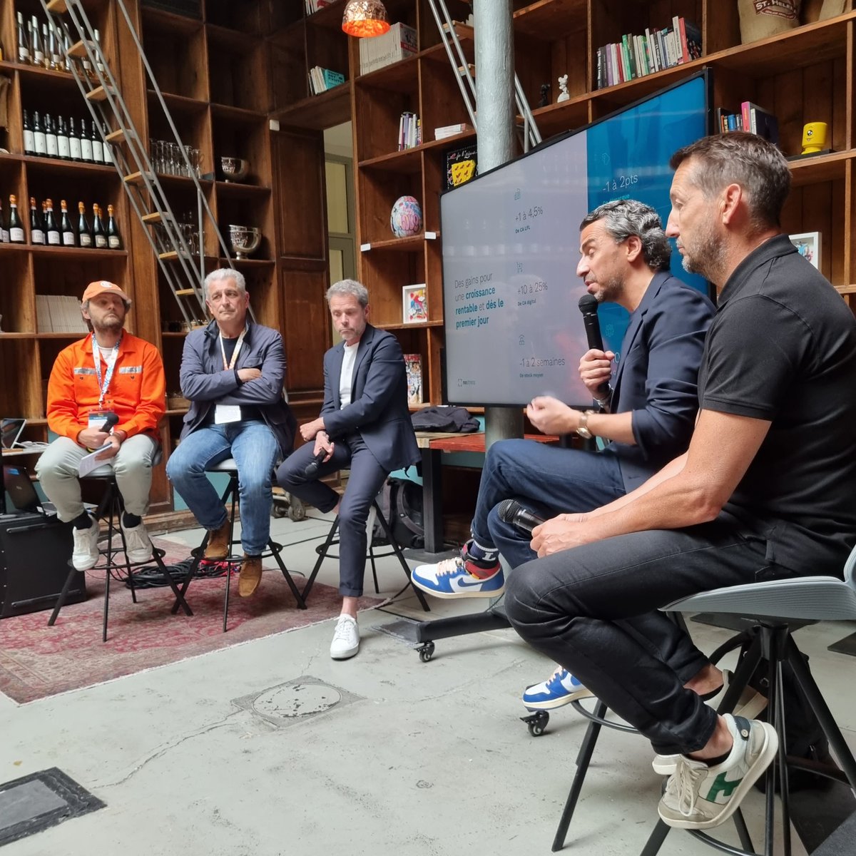 RetcoParis's tweet photo. "Ici, on ne croit pas à l'automatisation par l'#IA !"... ça commence fort, avec @DellaChiesaJB😳, pour le #talk sur la solution Nostress
#RetailCo https://t.co/nipW7nIOzQ