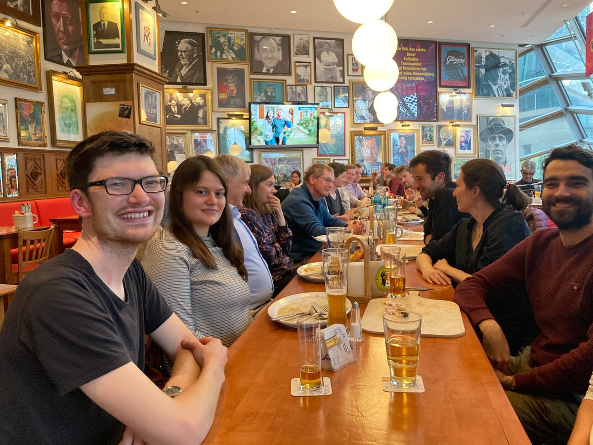 Am 4. Mai traf sich die Regionalgruppe Hannover/Braunschweig in der Ständigen Vertretung in Hannover und freute sich über den Umstand, dass man sich endlich wieder persönlich treffen konnte. Weitere Stammtische werden in diesem Jahr noch folgen.

#alumni #stammtisch