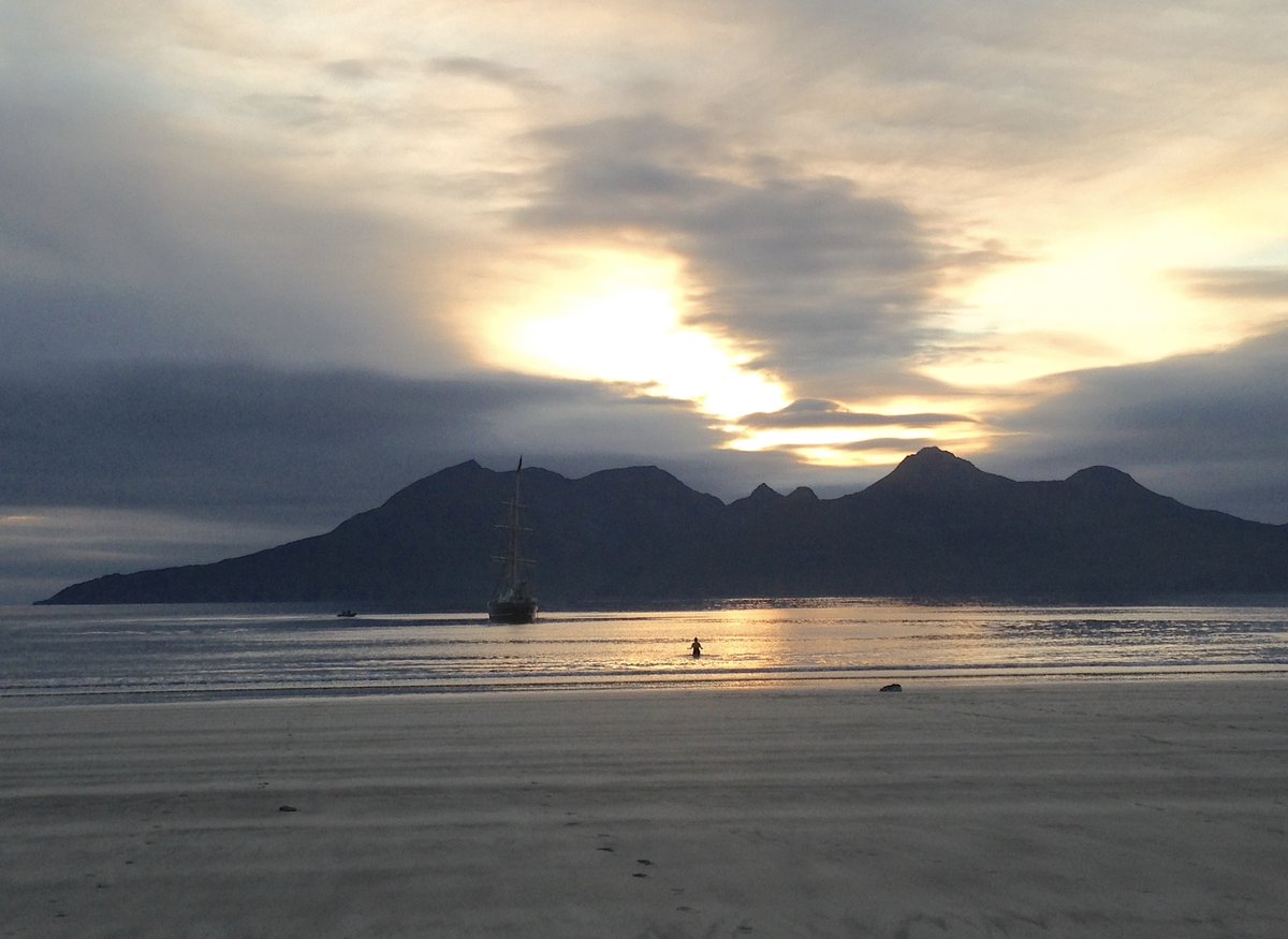 Eigg Time tweet media