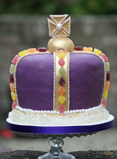 jall69's tweet image. #PlatinumJubileeCelebration 
#extendedweekend 
Having your cake and the time to eat it … #enjoy